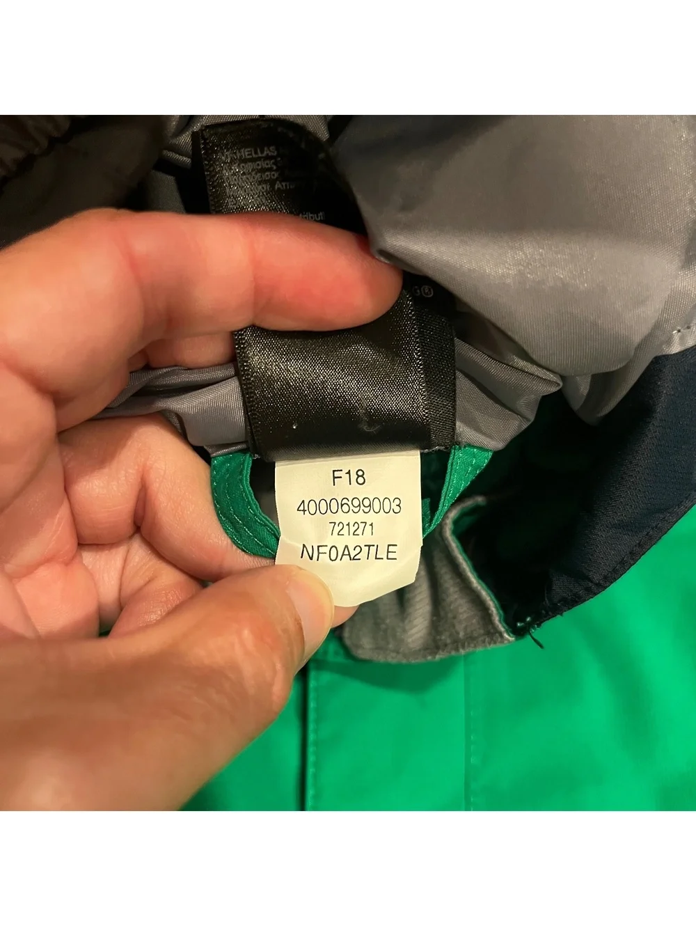 The North Face Boys' Waterproof Green and Black Jacket Size M (10/12)